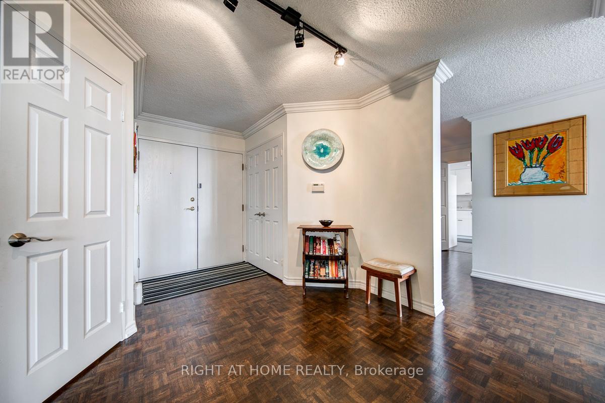 1405 - 280 Simcoe Street, Toronto, Ontario  M5T 2Y5 - Photo 3 - C13044566