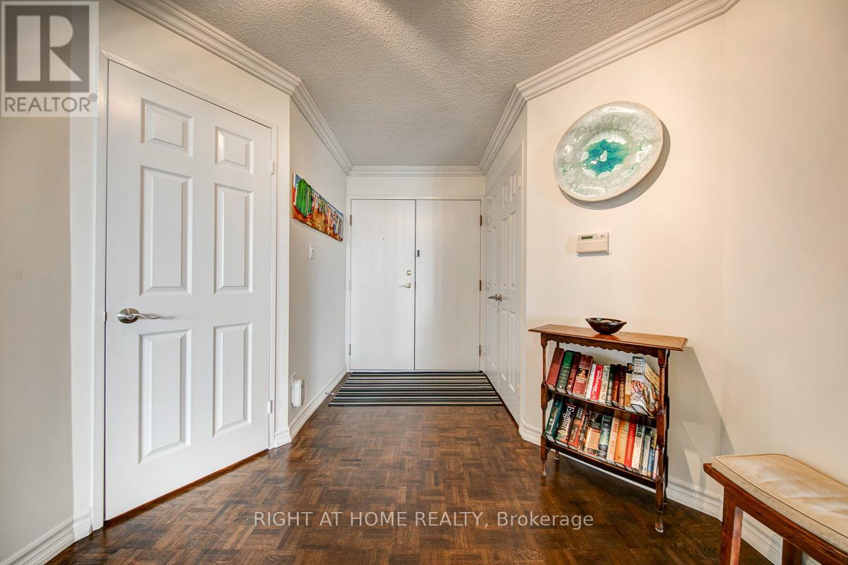 1405 - 280 Simcoe Street, Toronto, Ontario  M5T 2Y5 - Photo 4 - C13044566