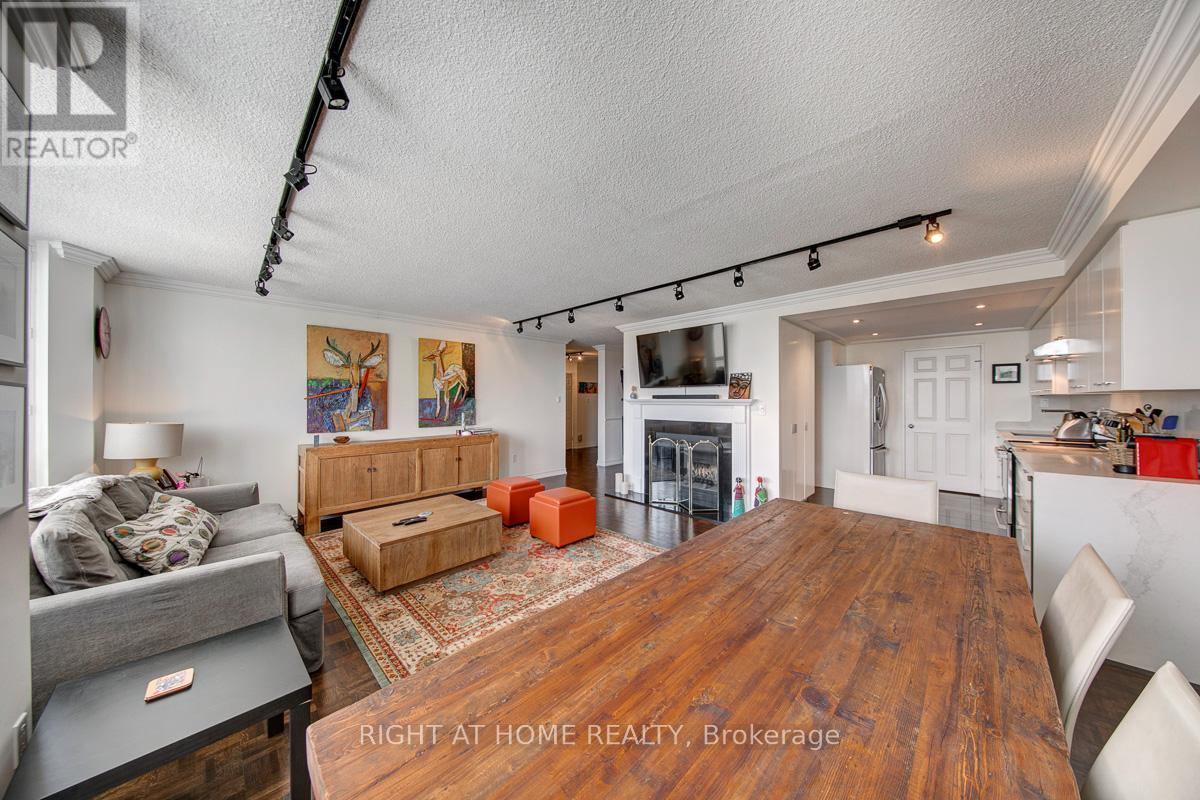 1405 - 280 Simcoe Street, Toronto, Ontario  M5T 2Y5 - Photo 9 - C13044566