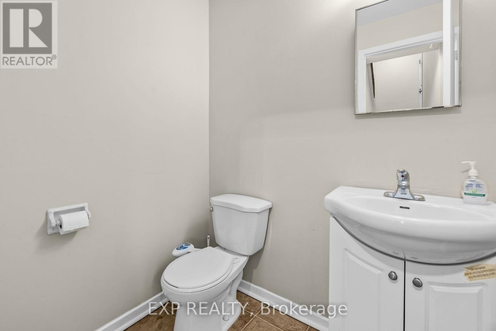 I - 5 Banner Road, Ottawa, Ontario  K2H 8T3 - Photo 17 - X13044638