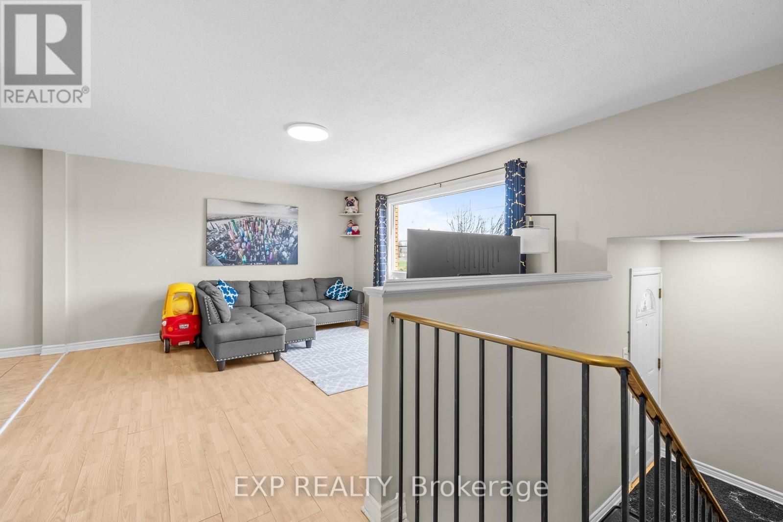 I - 5 Banner Road, Ottawa, Ontario  K2H 8T3 - Photo 4 - X13044638