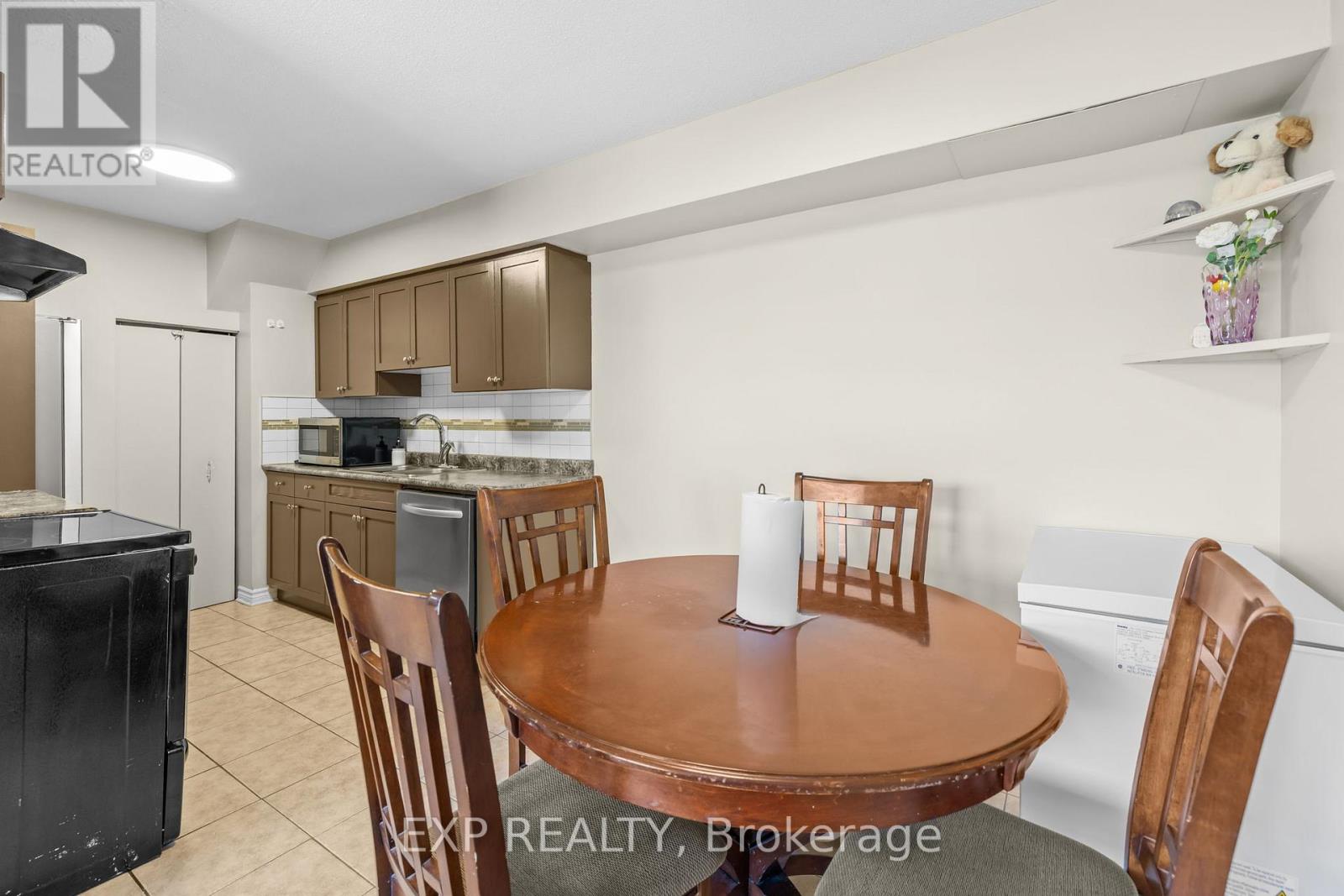 I - 5 Banner Road, Ottawa, Ontario  K2H 8T3 - Photo 7 - X13044638