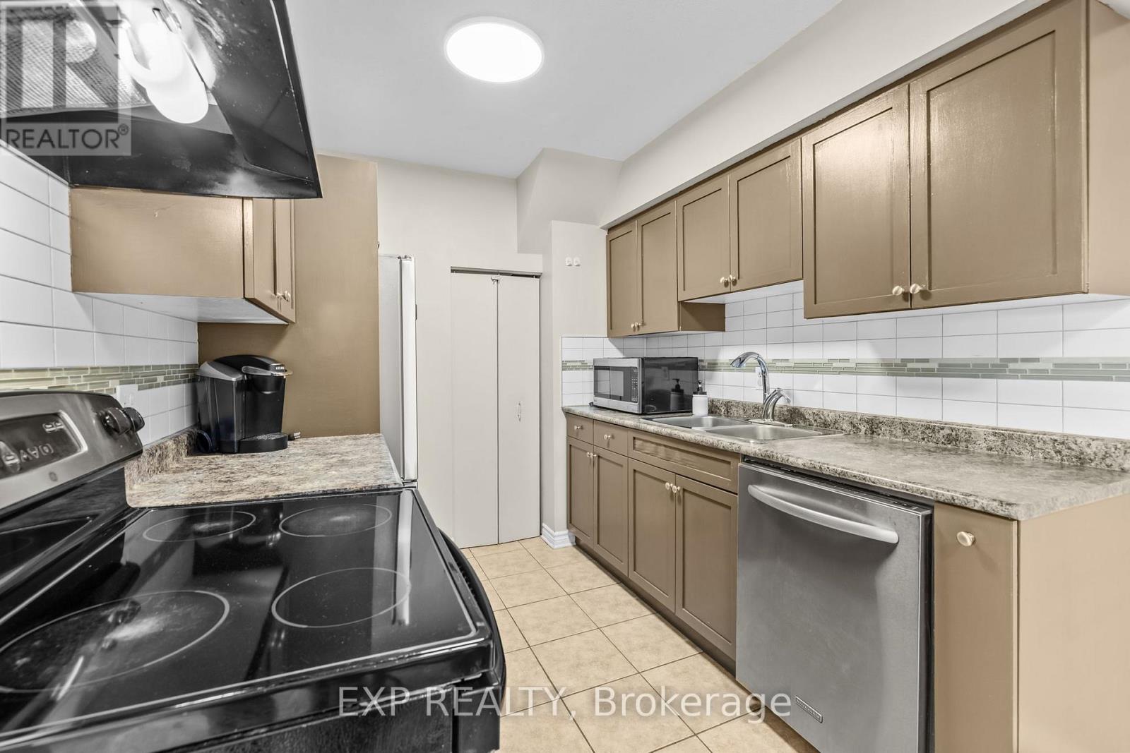 I - 5 Banner Road, Ottawa, Ontario  K2H 8T3 - Photo 9 - X13044638