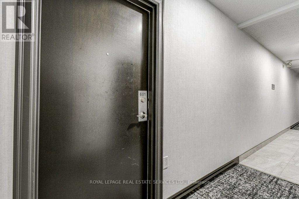601 - 212 Kerr Street, Oakville, Ontario  L6K 3B1 - Photo 10 - W12862976