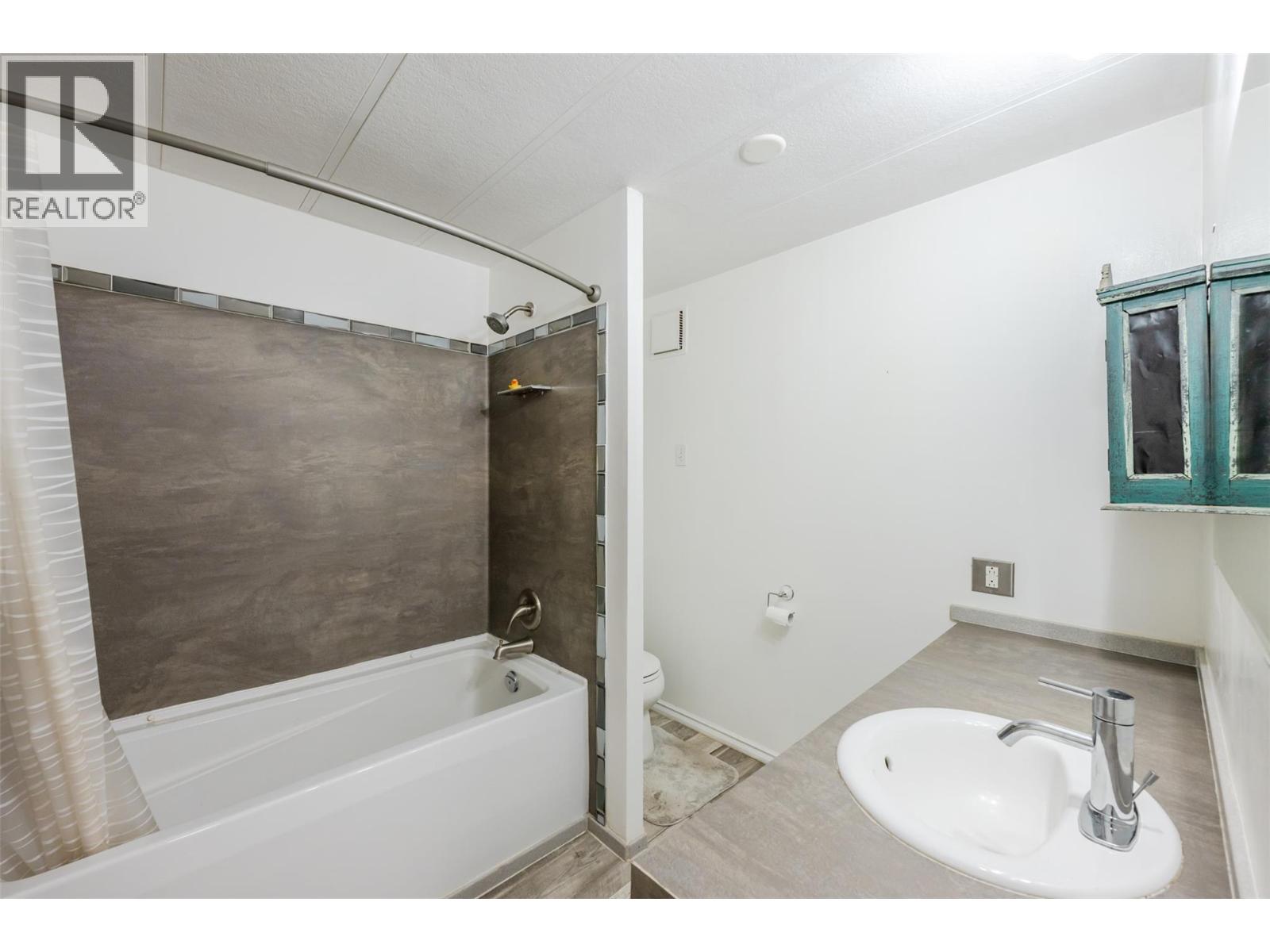 3999 Skaha Lake Road Unit# 27, Penticton, British Columbia  V2A 6J7 - Photo 19 - 10374888