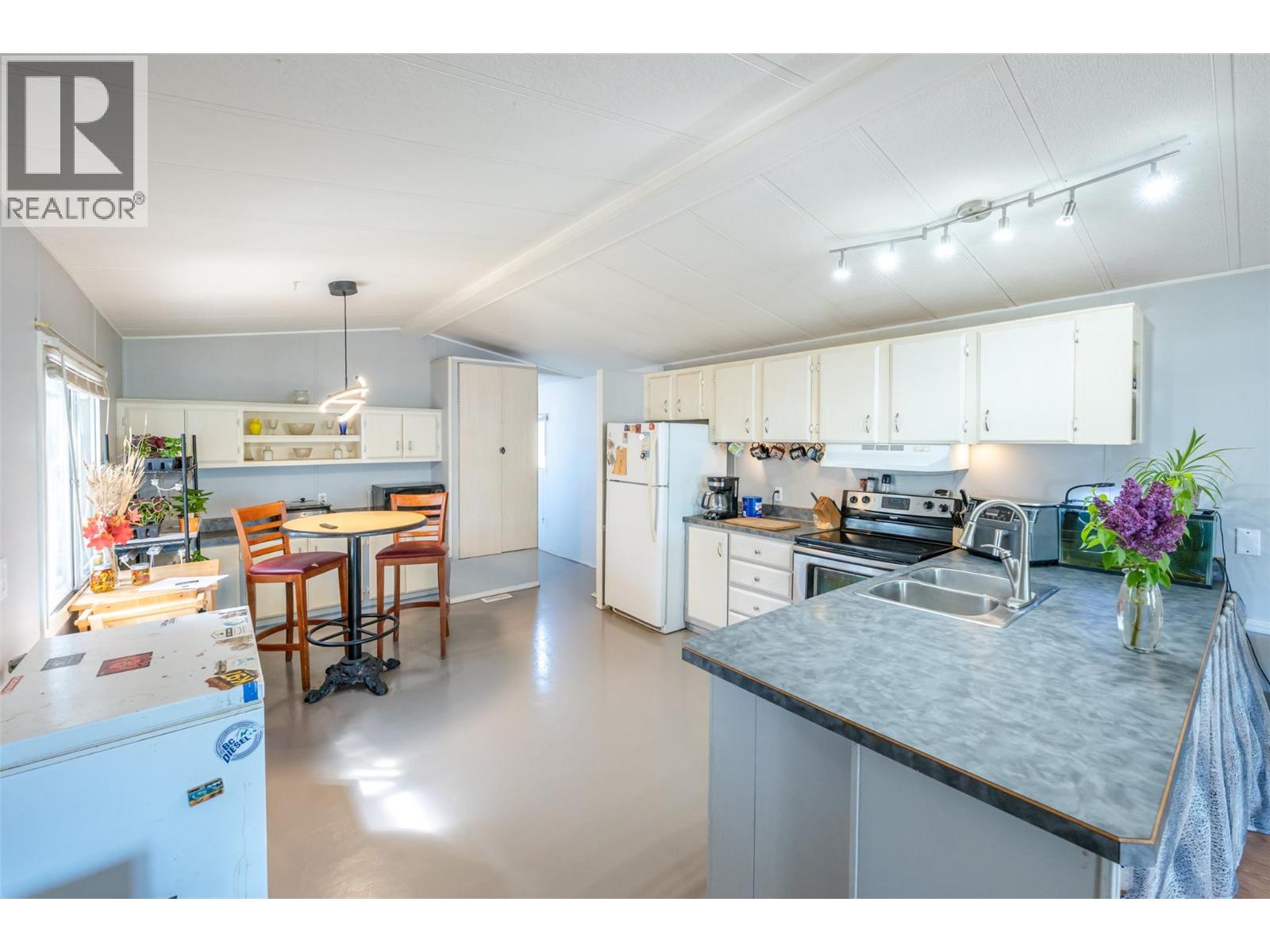 3999 Skaha Lake Road Unit# 27, Penticton, British Columbia  V2A 6J7 - Photo 9 - 10374888