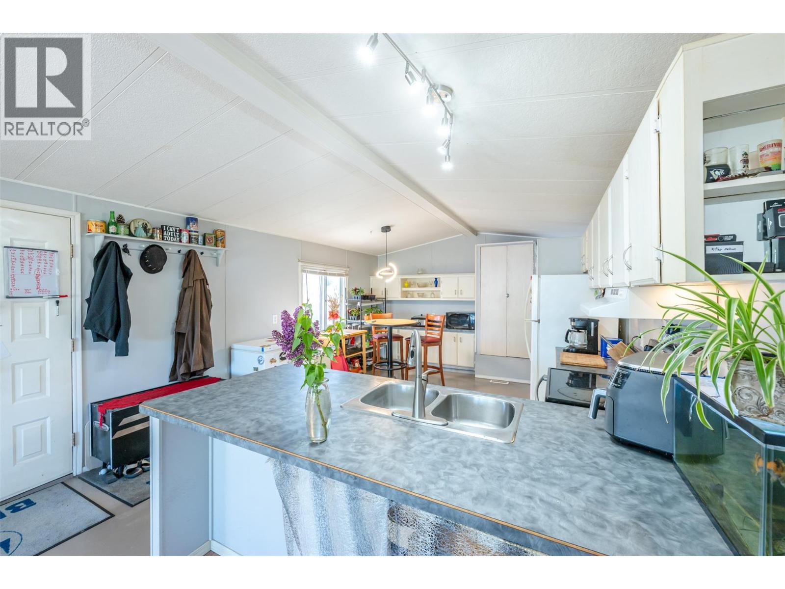 3999 Skaha Lake Road Unit# 27, Penticton, British Columbia  V2A 6J7 - Photo 8 - 10374888