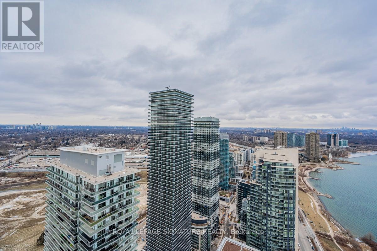 LPH05B - 20 SHORE BREEZE DRIVE, Toronto, Ontario