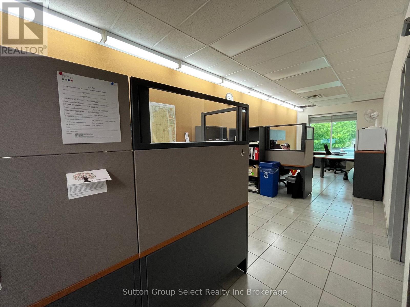 143 Bell Street, Ingersoll, Ontario  N5C 2N9 - Photo 8 - X12733522