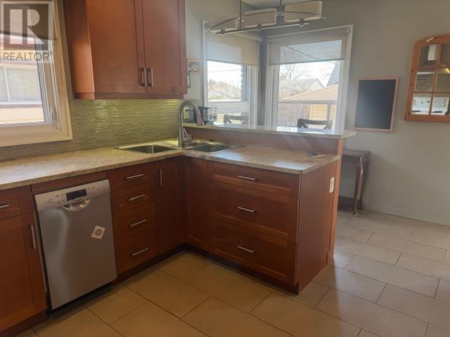 2214 Arthur St E, Thunder Bay, Ontario  P7E 5P1 - Photo 10 - TB2600758