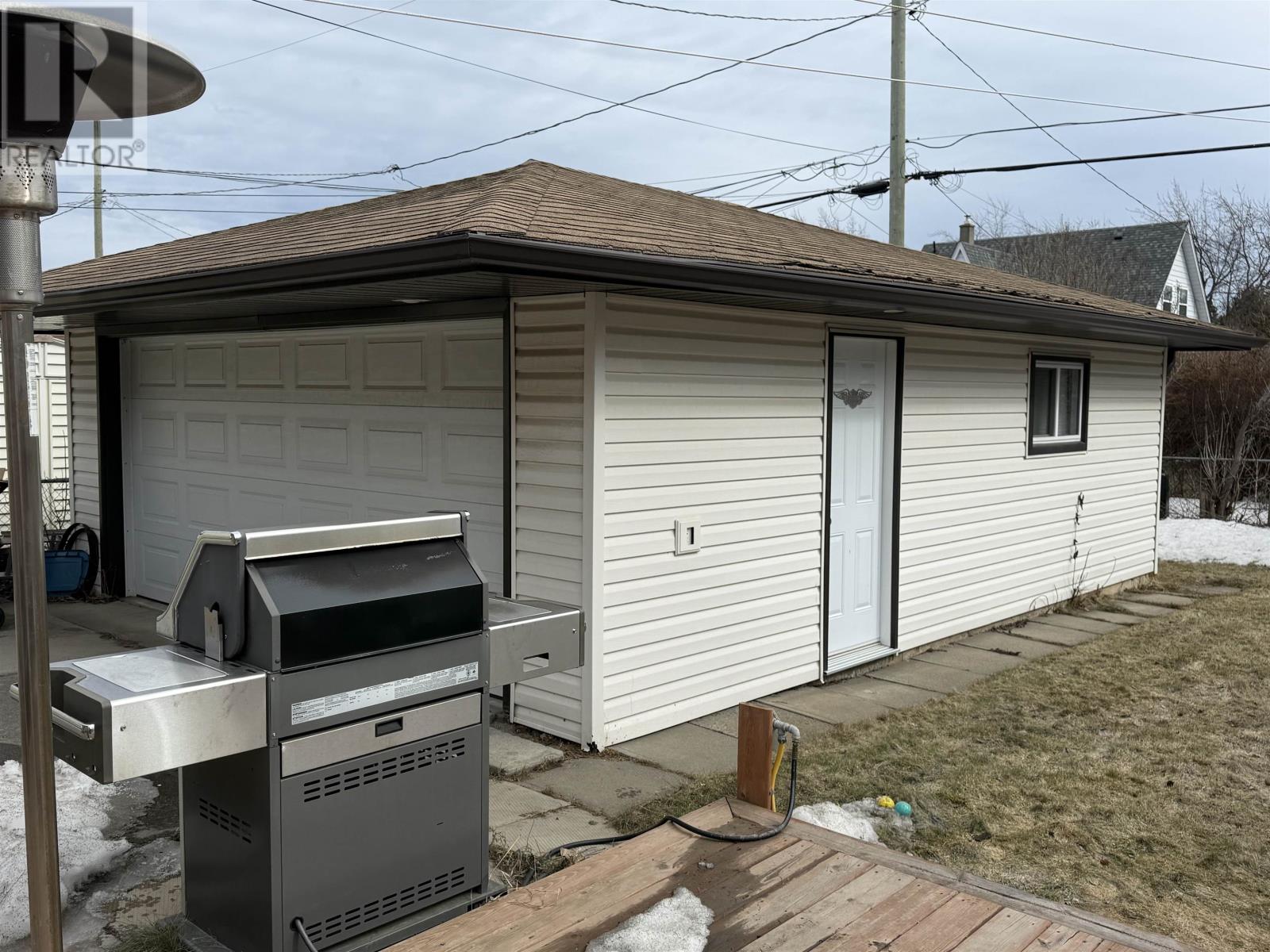 2214 Arthur St E, Thunder Bay, Ontario  P7E 5P1 - Photo 3 - TB2600758