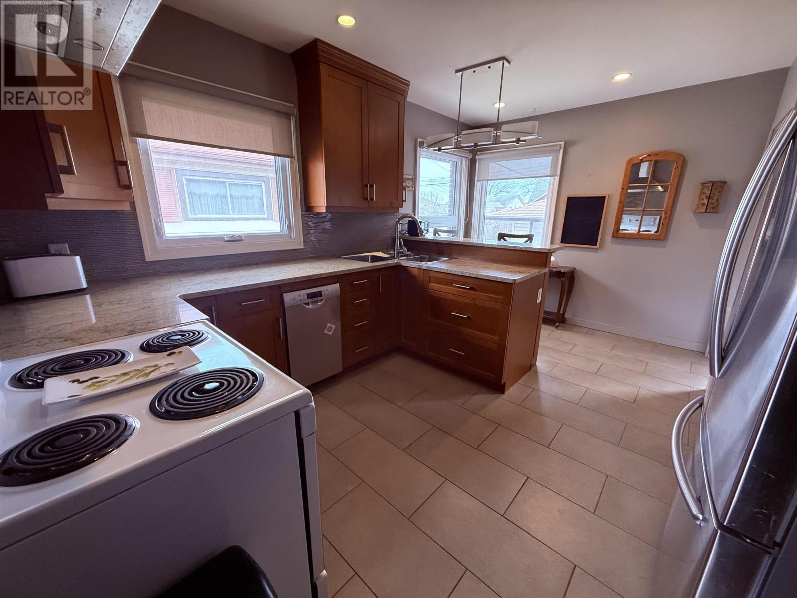 2214 Arthur St E, Thunder Bay, Ontario  P7E 5P1 - Photo 8 - TB2600758