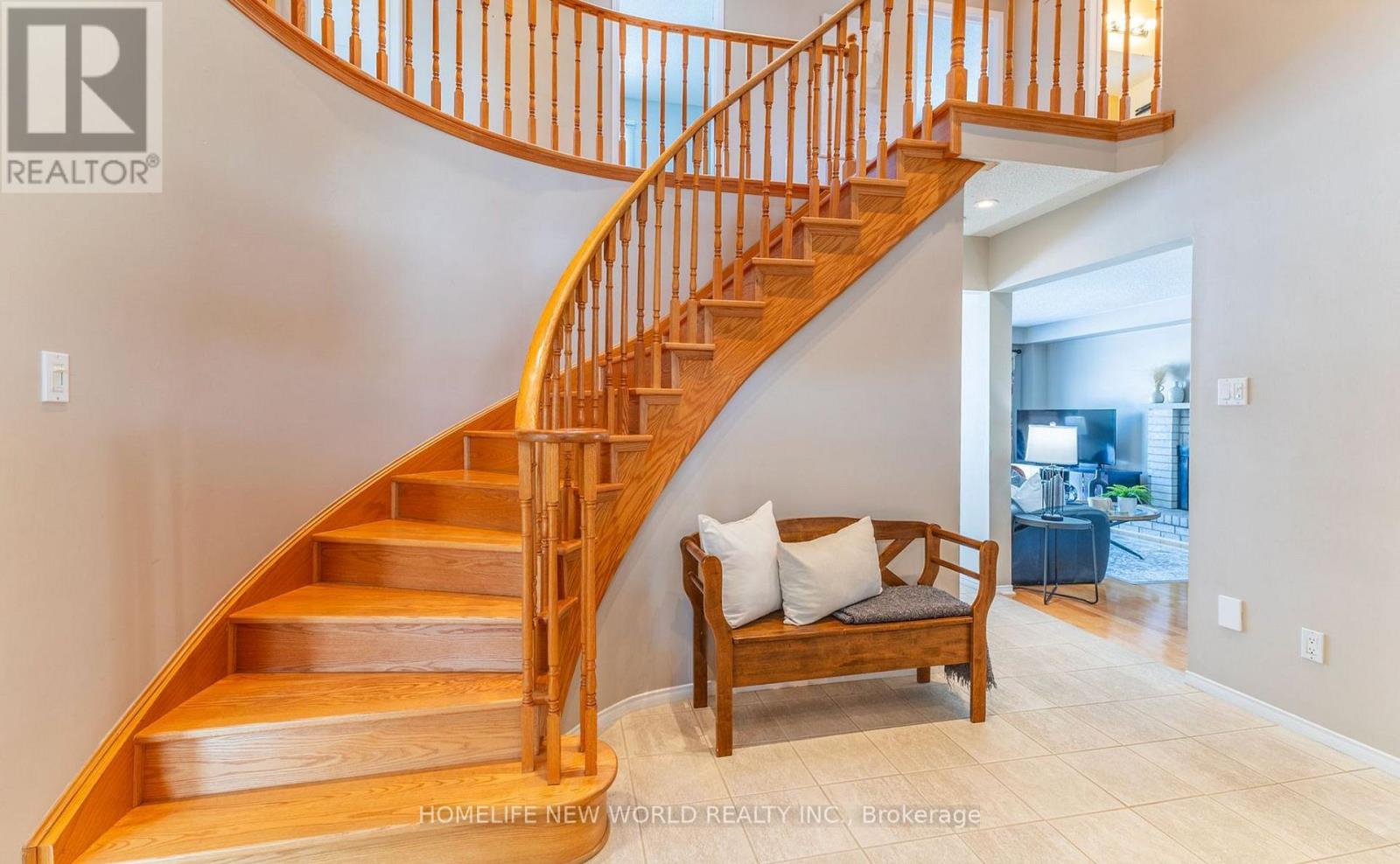 10 Holden Court, Whitby, Ontario  L1N 9A1 - Photo 7 - E13043432