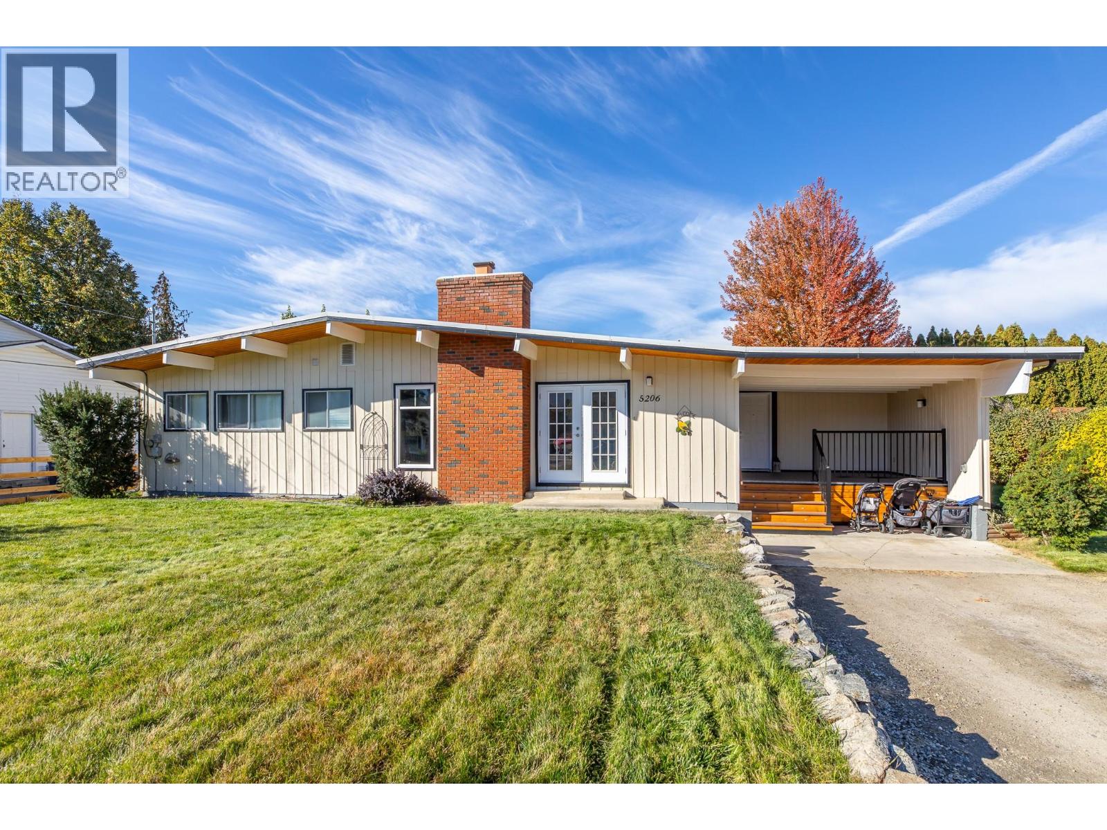 5206 Nixon Road, Summerland, British Columbia  V0H 1Z9 - Photo 2 - 10384766
