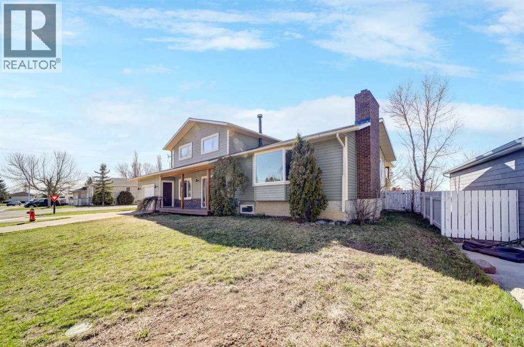 202 Rubie Crescent, Nobleford, Alberta  T0L 1S0 - Photo 2 - A2304506