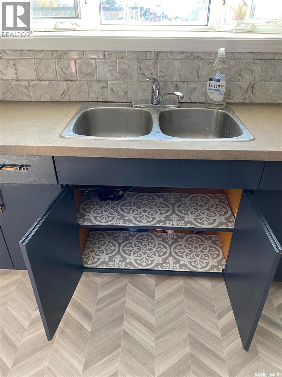 202 1st Avenue NW, Preeceville, Saskatchewan  S0A 3B0 - Photo 5 - SK030155