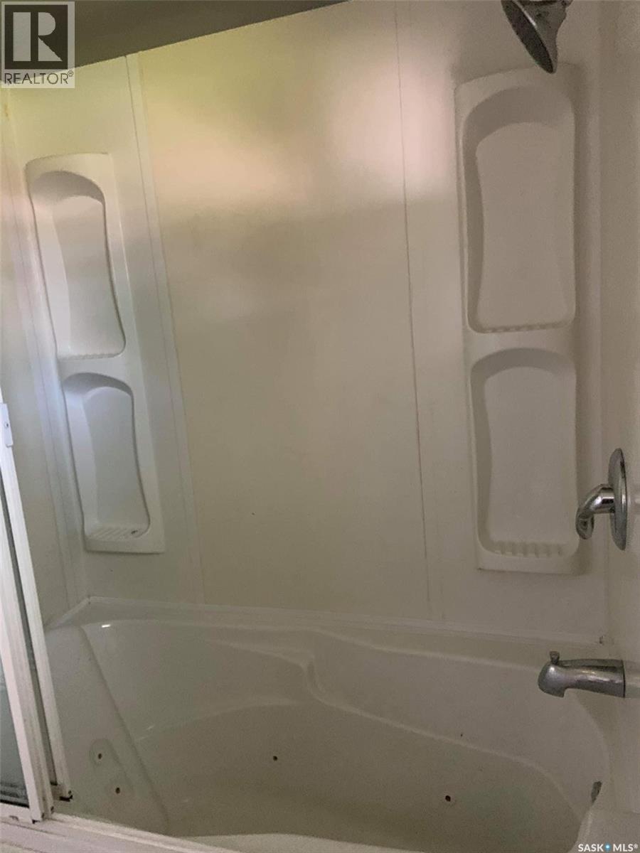 202 1st Avenue NW, Preeceville, Saskatchewan  S0A 3B0 - Photo 14 - SK030155