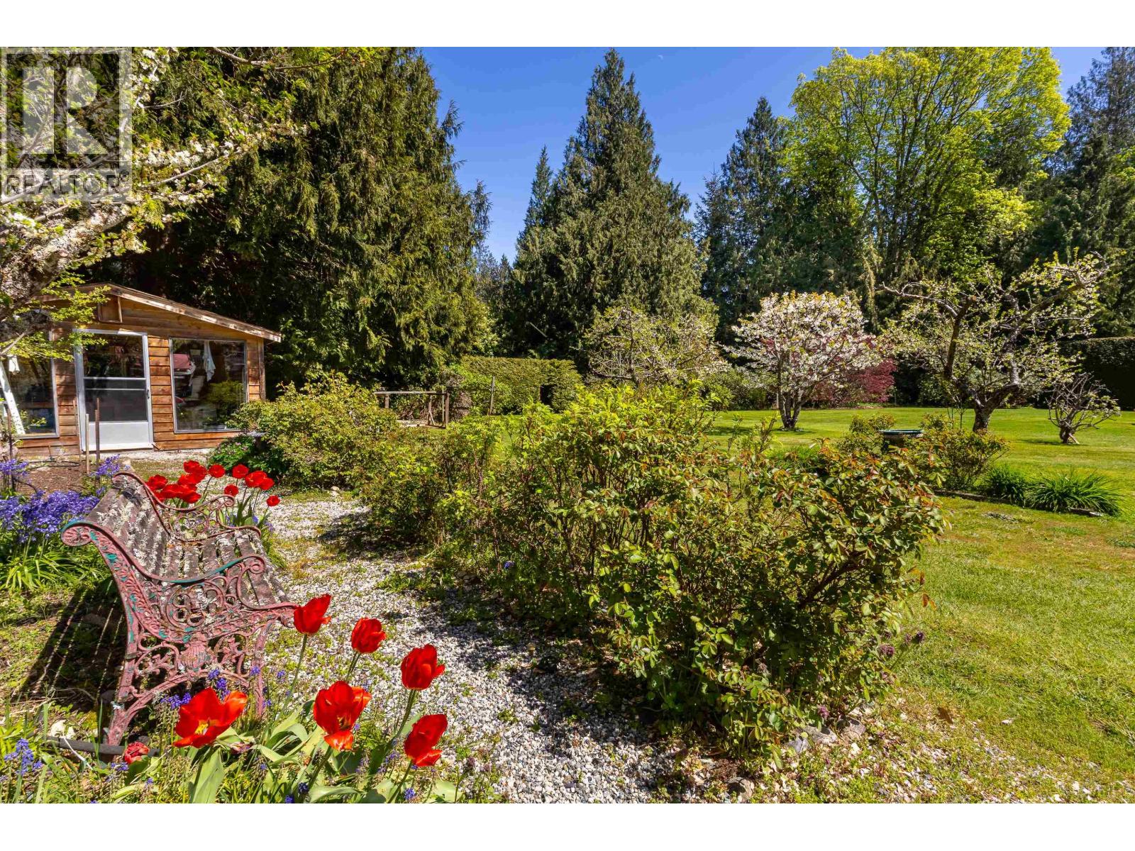 7904 Redrooffs Road, Halfmoon Bay, British Columbia  V7Z 1A4 - Photo 10 - R3115800
