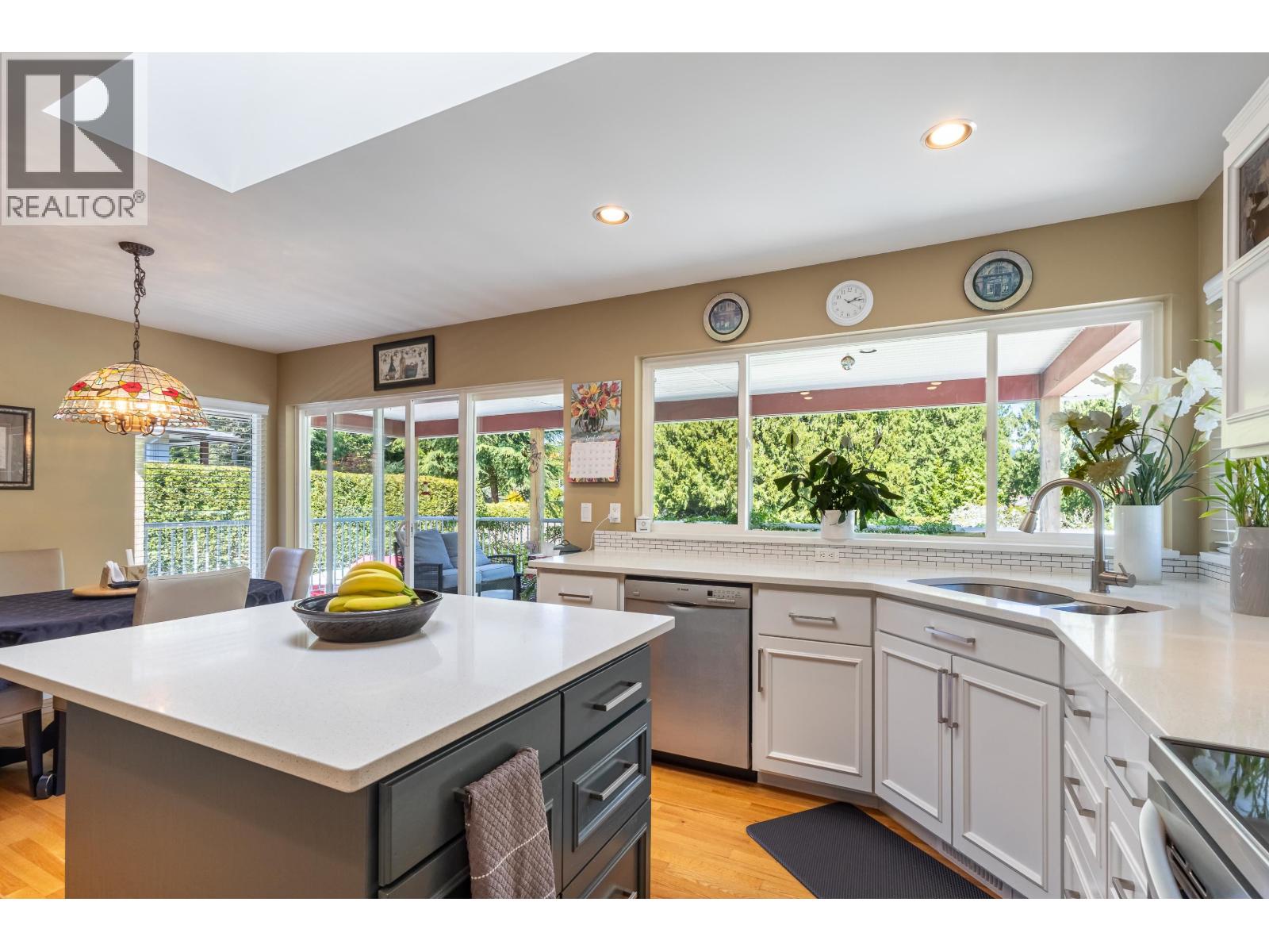 7904 Redrooffs Road, Halfmoon Bay, British Columbia  V7Z 1A4 - Photo 17 - R3115800