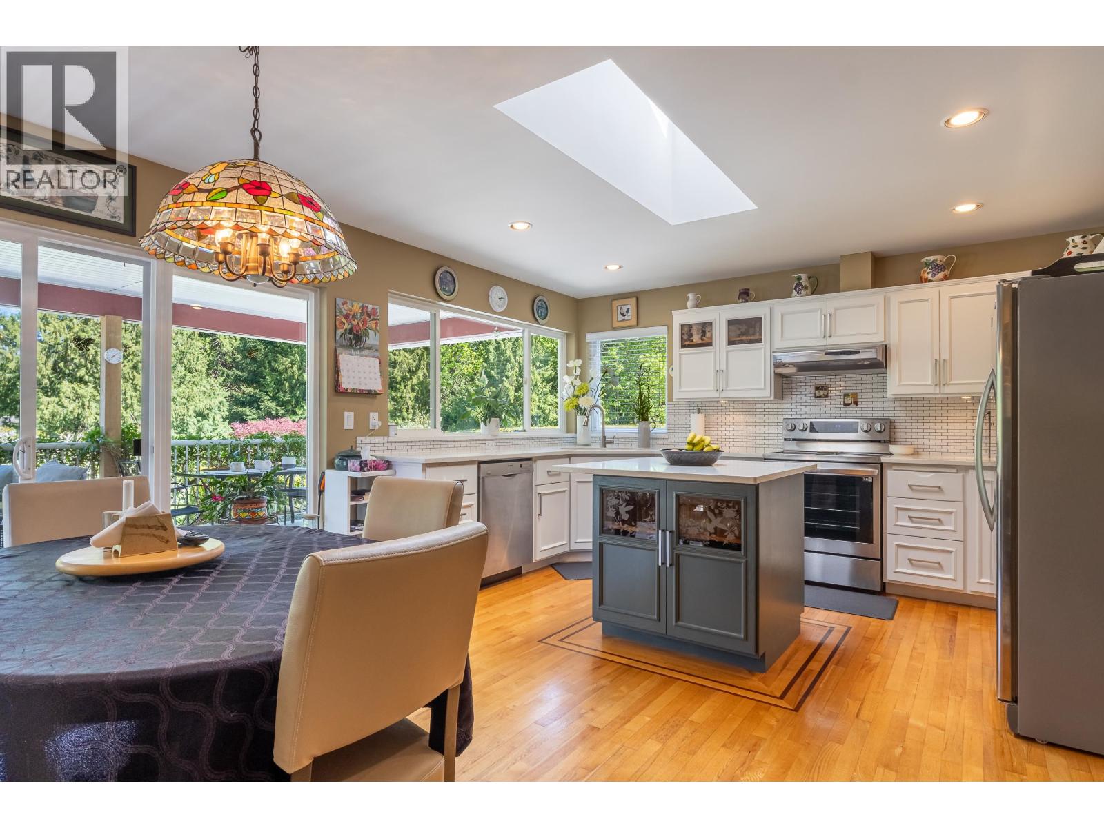 7904 Redrooffs Road, Halfmoon Bay, British Columbia  V7Z 1A4 - Photo 18 - R3115800