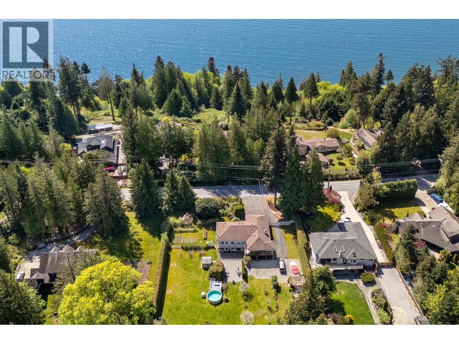 7904 Redrooffs Road, Halfmoon Bay, British Columbia  V7Z 1A4 - Photo 4 - R3115800