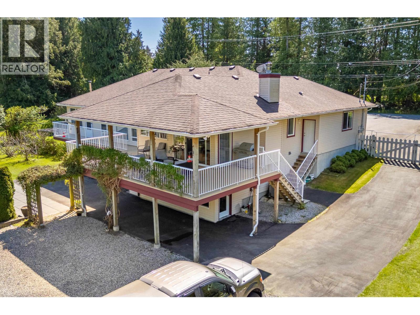 7904 Redrooffs Road, Halfmoon Bay, British Columbia  V7Z 1A4 - Photo 5 - R3115800
