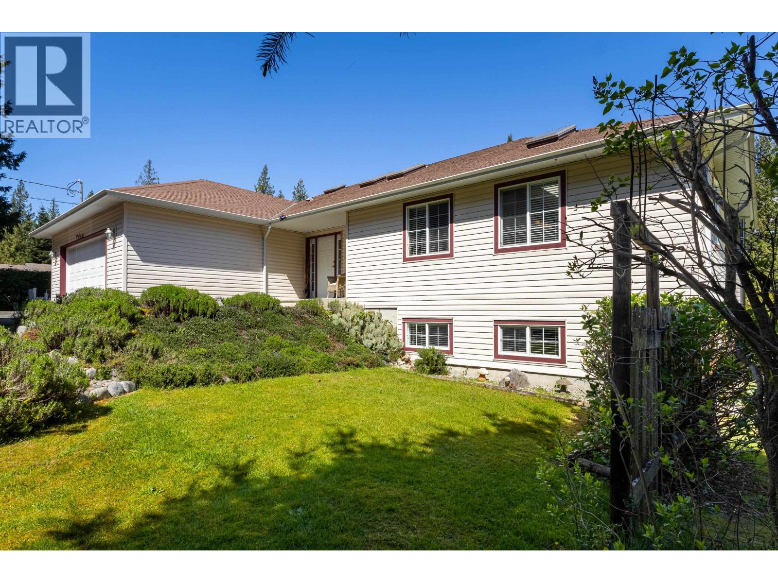 7904 Redrooffs Road, Halfmoon Bay, British Columbia  V7Z 1A4 - Photo 6 - R3115800