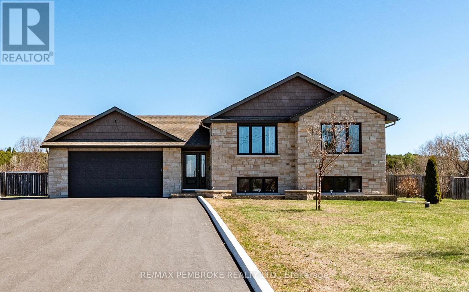 34 RAPID ROAD, Whitewater Region, Ontario