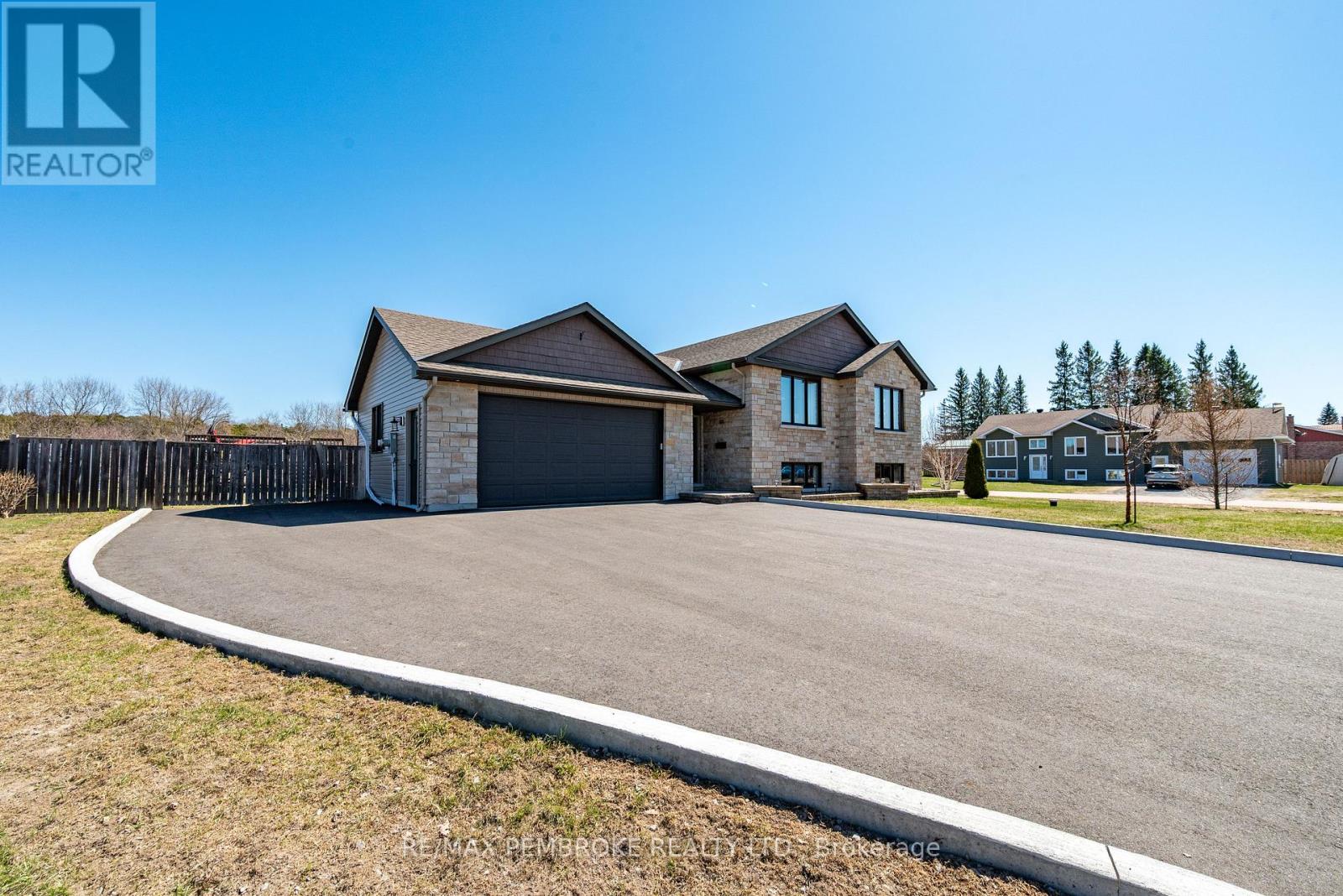 34 Rapid Road, Whitewater Region, Ontario  K0J 2L0 - Photo 2 - X13044694