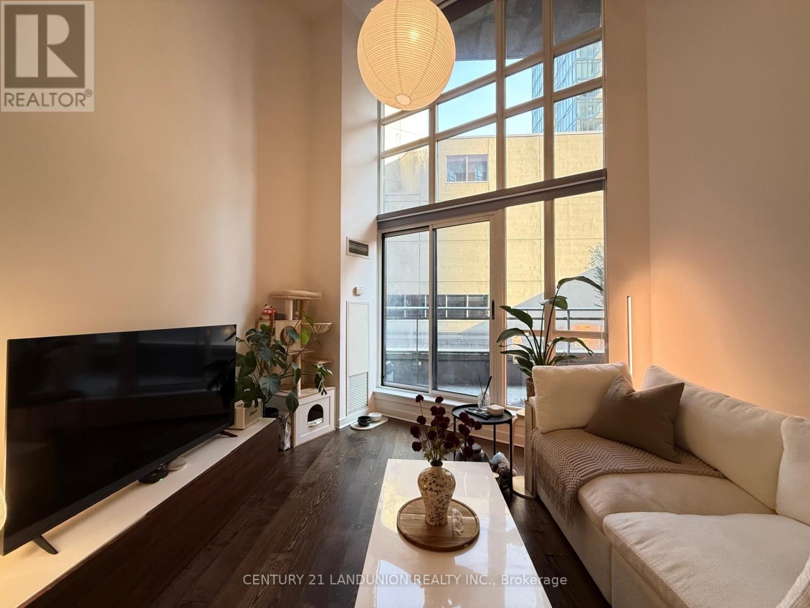 203 - 255 RICHMOND STREET E, Toronto, Ontario