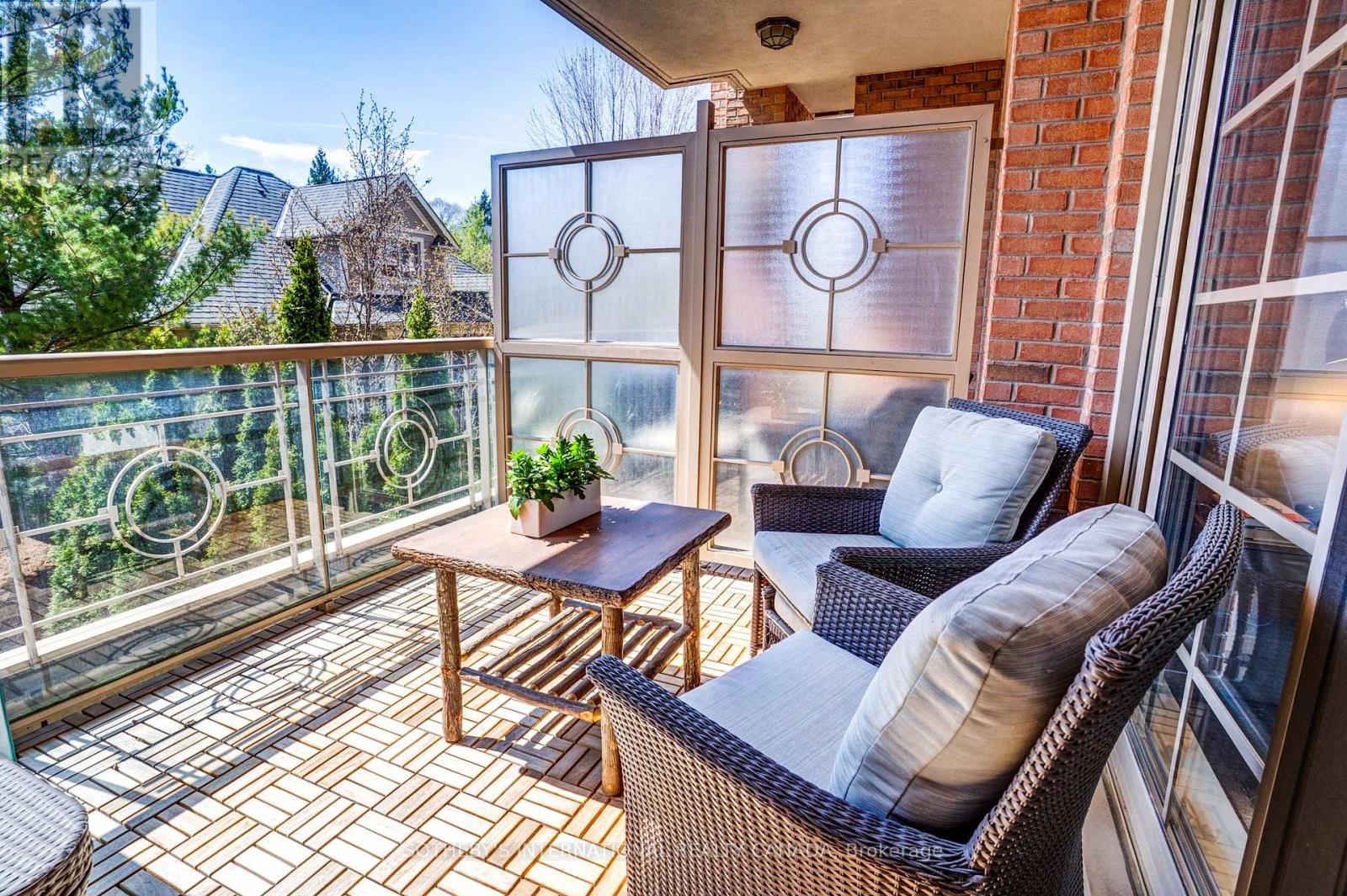 225 - 21 Burkebrook Place, Toronto, Ontario  M4G 0A2 - Photo 5 - C12886952