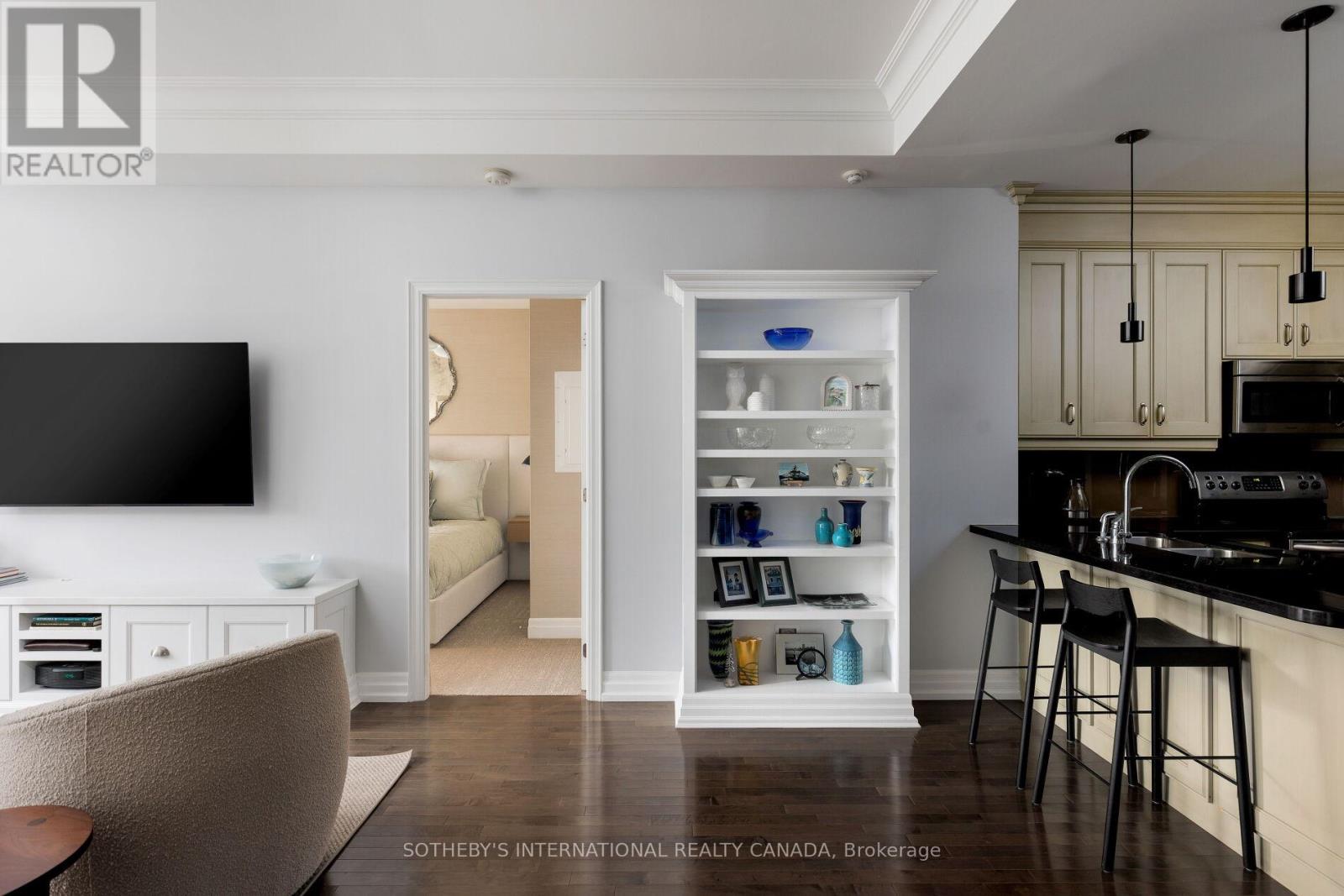 225 - 21 Burkebrook Place, Toronto, Ontario  M4G 0A2 - Photo 9 - C12886952