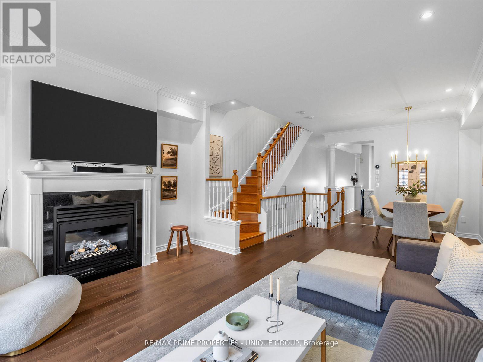 19 James Stock Path, Toronto, Ontario  M8Z 6C6 - Photo 6 - W12967146