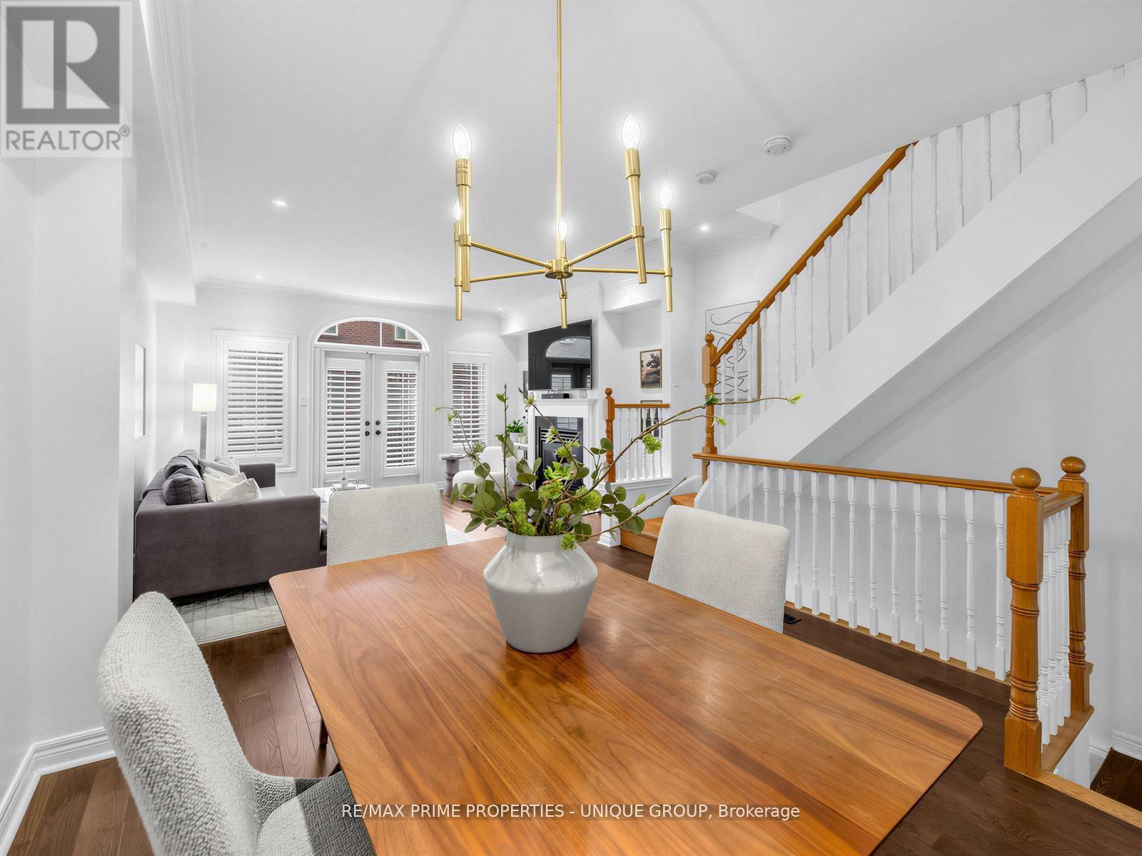 19 James Stock Path, Toronto, Ontario  M8Z 6C6 - Photo 4 - W12967146