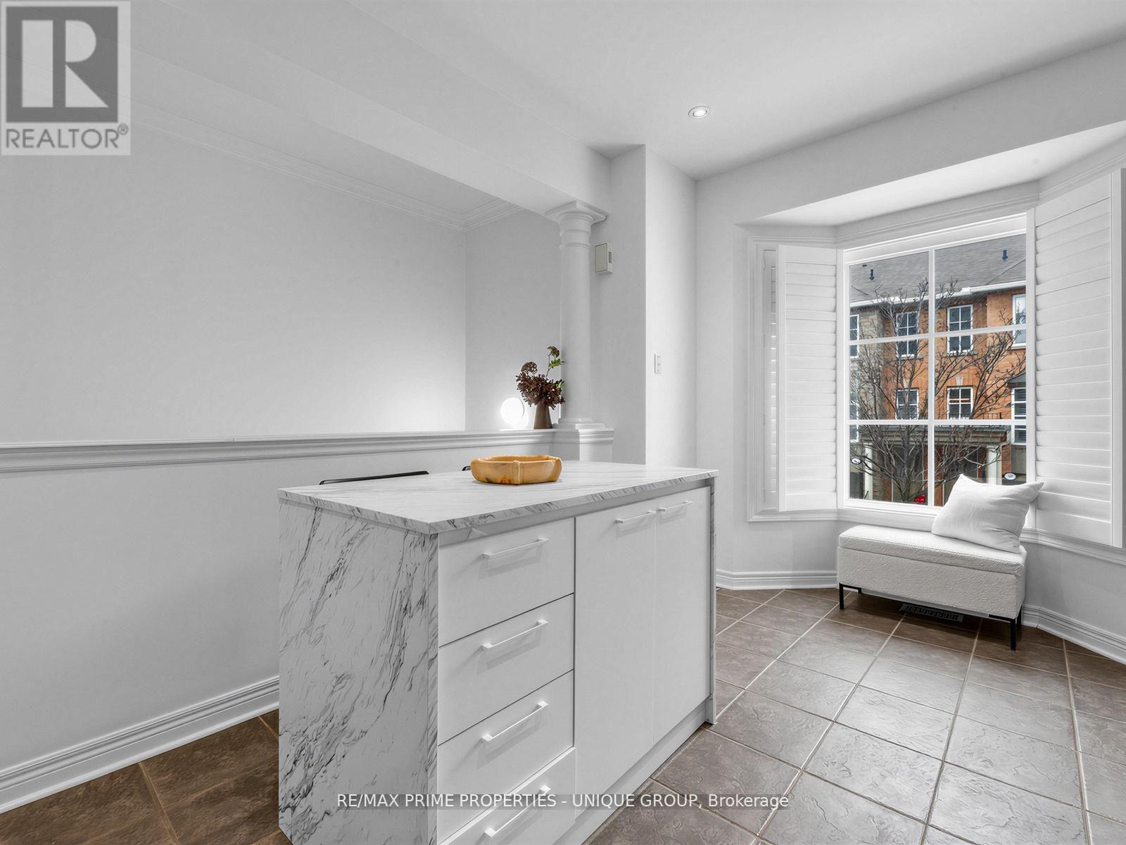 19 James Stock Path, Toronto, Ontario  M8Z 6C6 - Photo 9 - W12967146