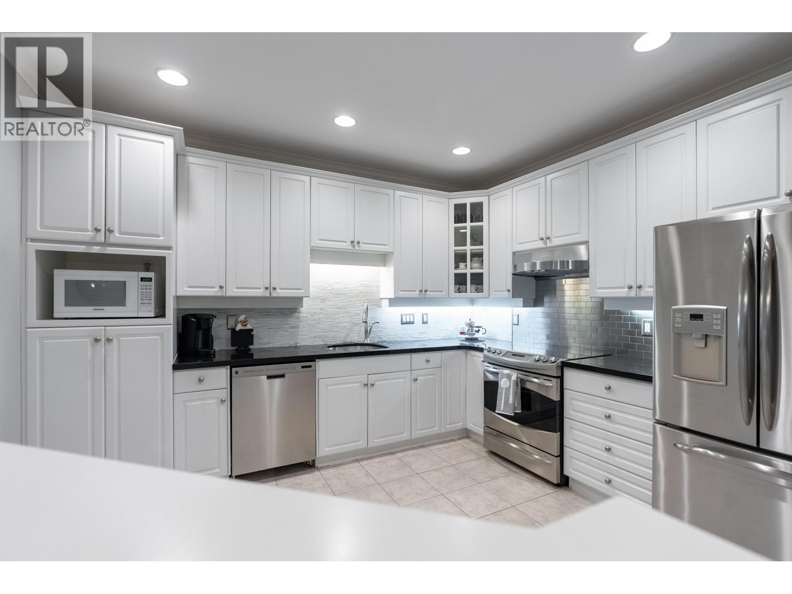 109 3280 Plateau Boulevard, Coquitlam, British Columbia  V3E 3J5 - Photo 10 - R3114004