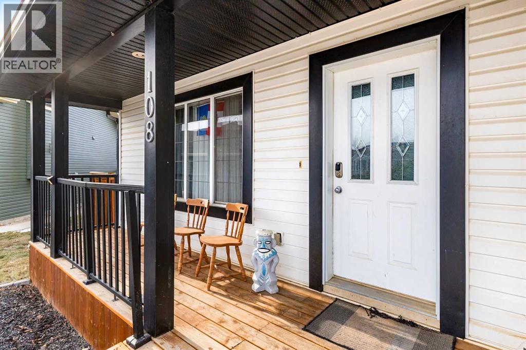 108, 100 Carriage Lane Place, Carstairs, Alberta  T0M 0N0 - Photo 2 - A2299864