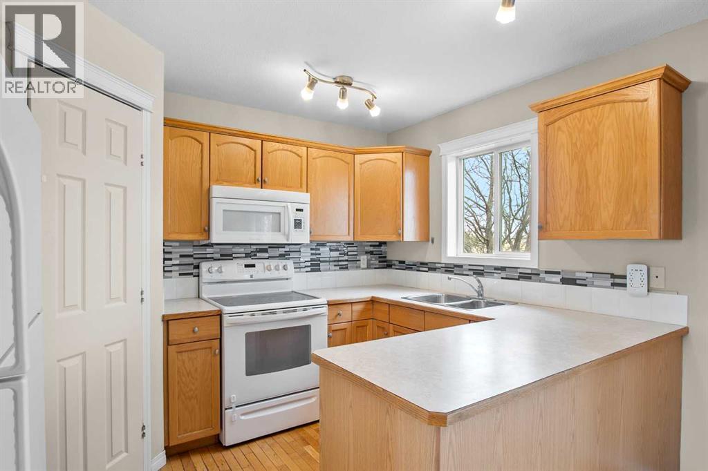 108, 100 Carriage Lane Place, Carstairs, Alberta  T0M 0N0 - Photo 4 - A2299864