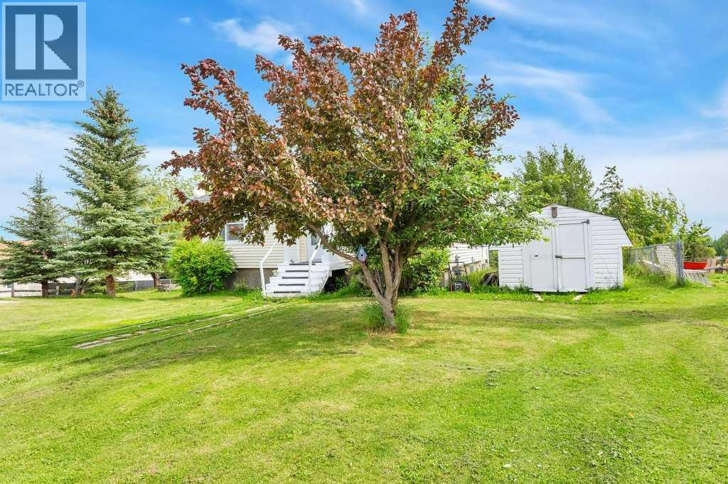 502 Sunnyside 500 Place, Rural Ponoka County, Alberta  T0C 2J0 - Photo 3 - A2304850