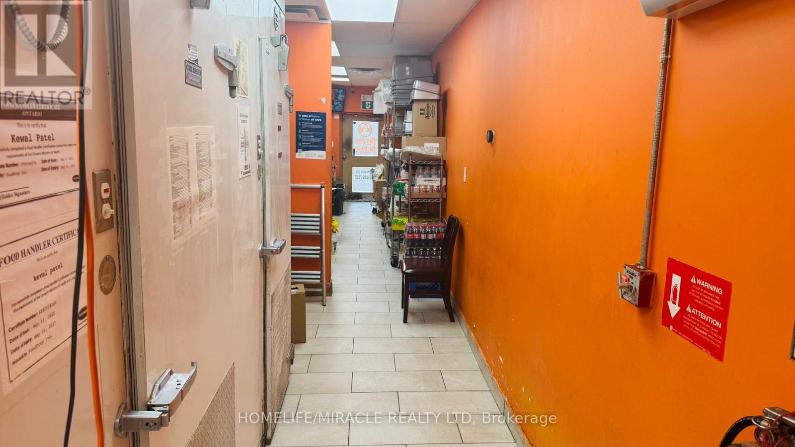 2 - 2405 Fairview Street, Burlington, Ontario  L7R 2E4 - Photo 8 - W13044716