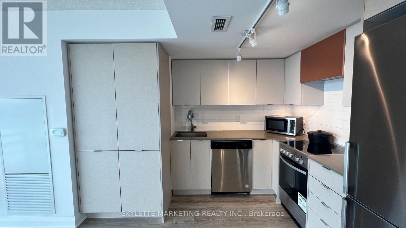 908 - 30 Gibbs Road, Toronto, Ontario  M9B 0E4 - Photo 10 - W13044732