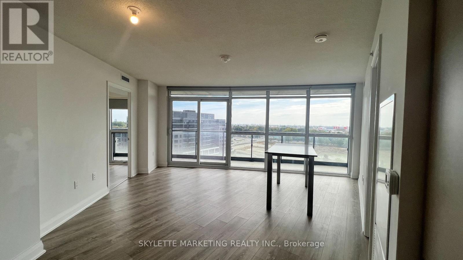 908 - 30 Gibbs Road, Toronto, Ontario  M9B 0E4 - Photo 2 - W13044732