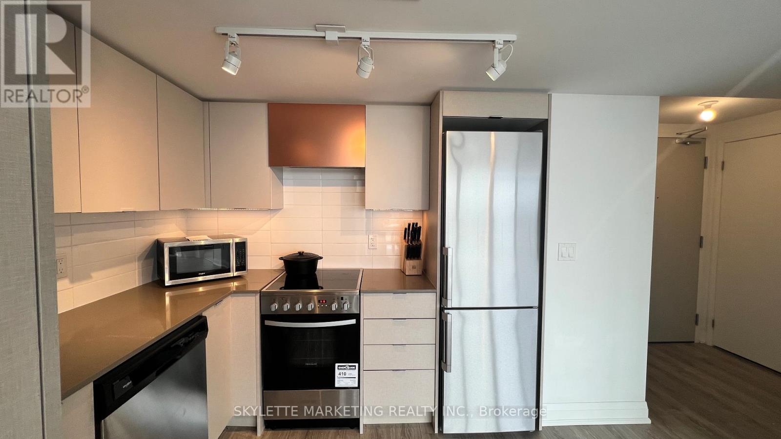 908 - 30 Gibbs Road, Toronto, Ontario  M9B 0E4 - Photo 9 - W13044732