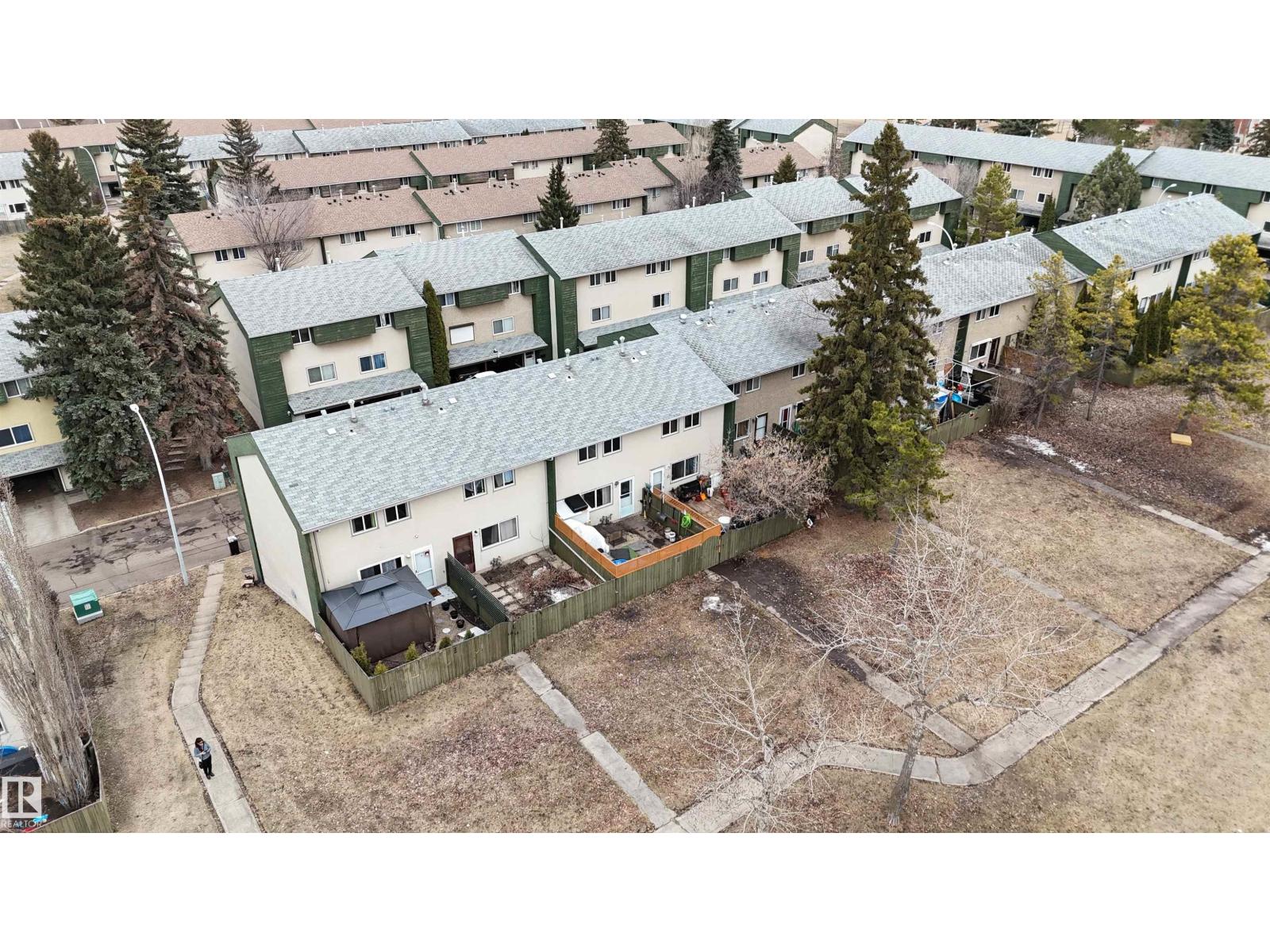 892 Abbottsfield Rd Nw Nw, Edmonton, Alberta  T5W 4R4 - Photo 4 - E4483063