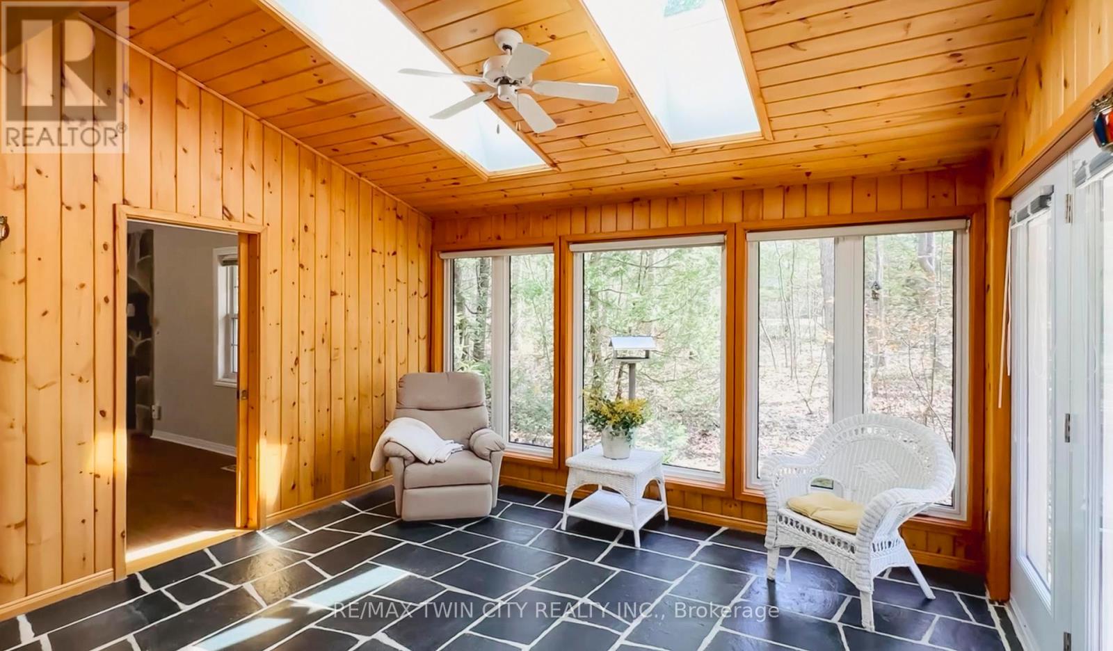 10325 Grand Oaks Drive, Lambton Shores, Ontario  N0M 1T0 - Photo 17 - X13044710