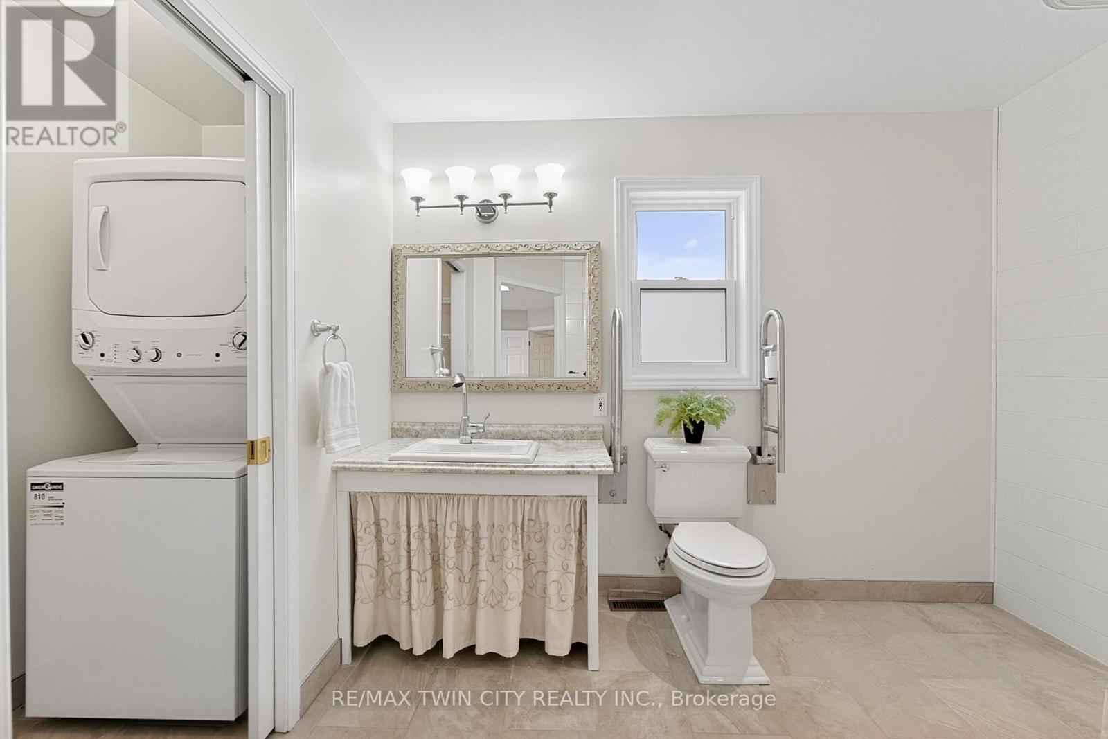 10325 Grand Oaks Drive, Lambton Shores, Ontario  N0M 1T0 - Photo 23 - X13044710