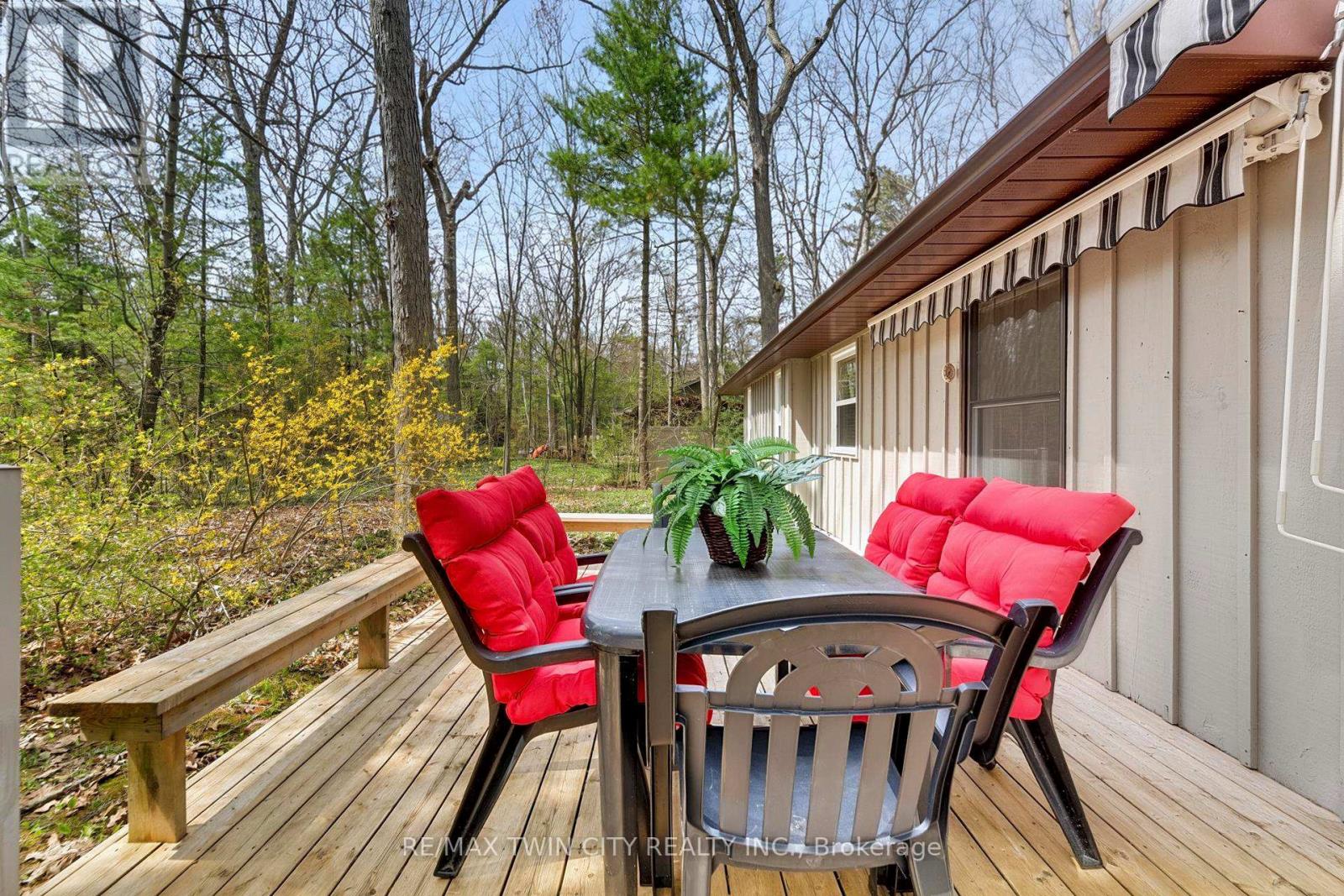 10325 Grand Oaks Drive, Lambton Shores, Ontario  N0M 1T0 - Photo 33 - X13044710