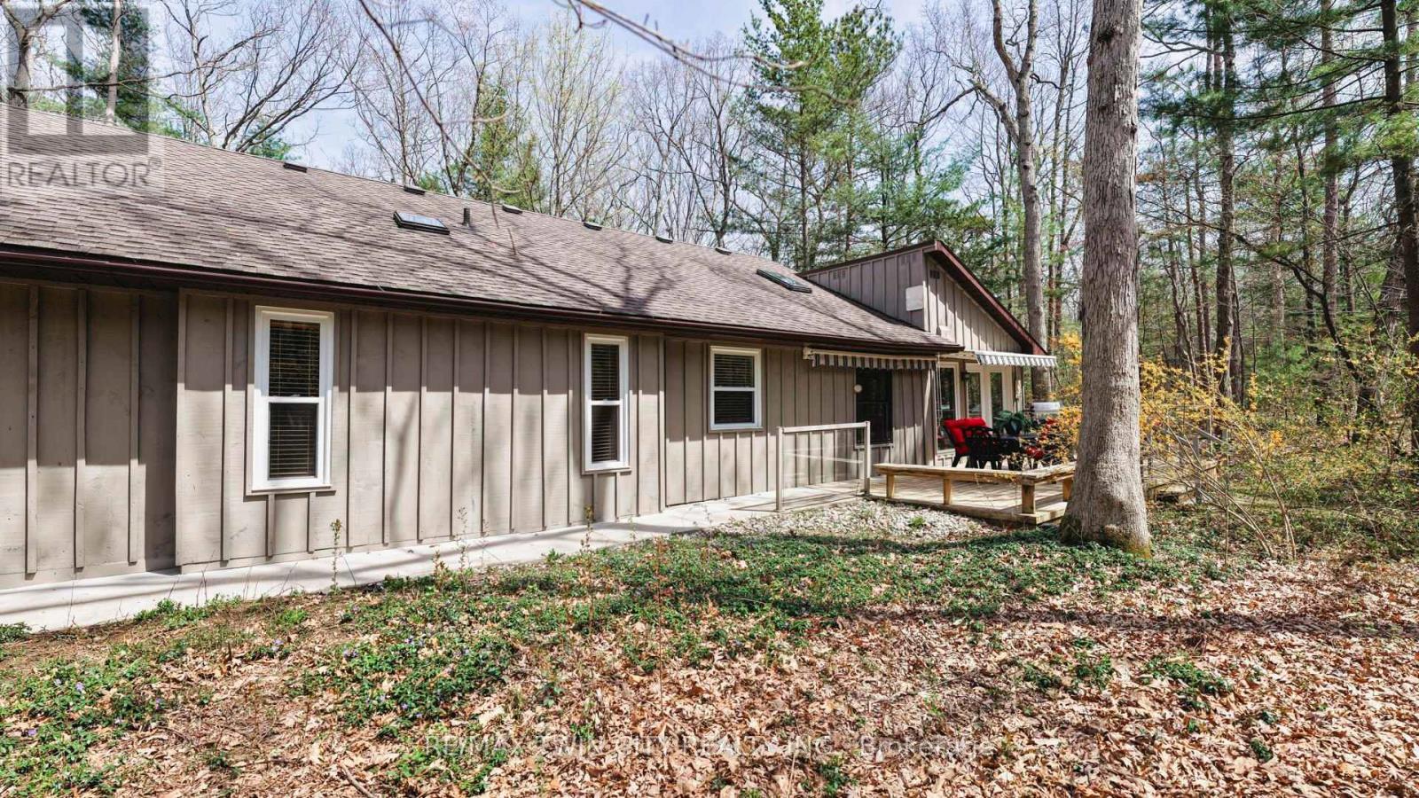 10325 Grand Oaks Drive, Lambton Shores, Ontario  N0M 1T0 - Photo 36 - X13044710