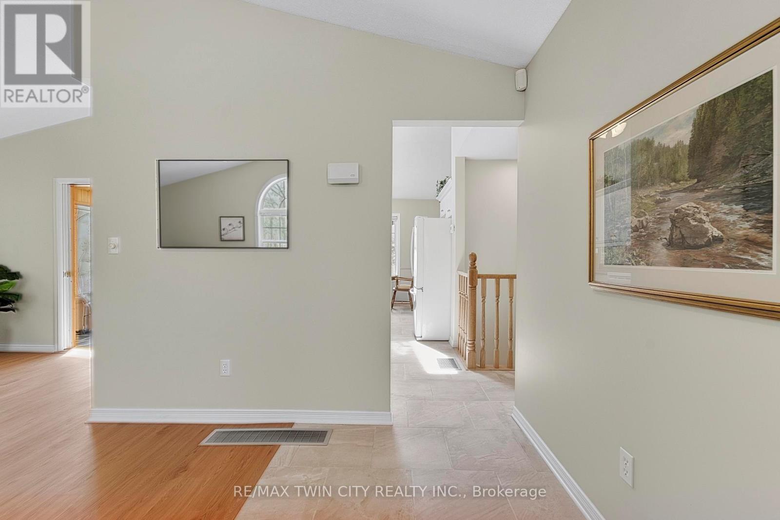 10325 Grand Oaks Drive, Lambton Shores, Ontario  N0M 1T0 - Photo 6 - X13044710
