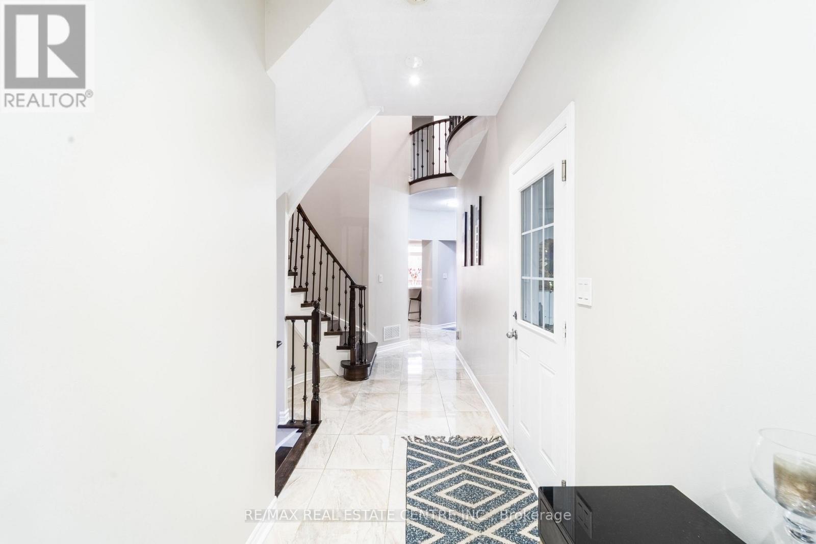 67 Gorevale Drive, Brampton, Ontario  L6P 2H2 - Photo 12 - W13044090